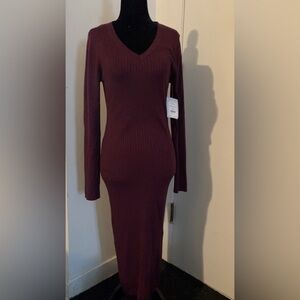 Elegant Burgundy Long Sleeve Dress